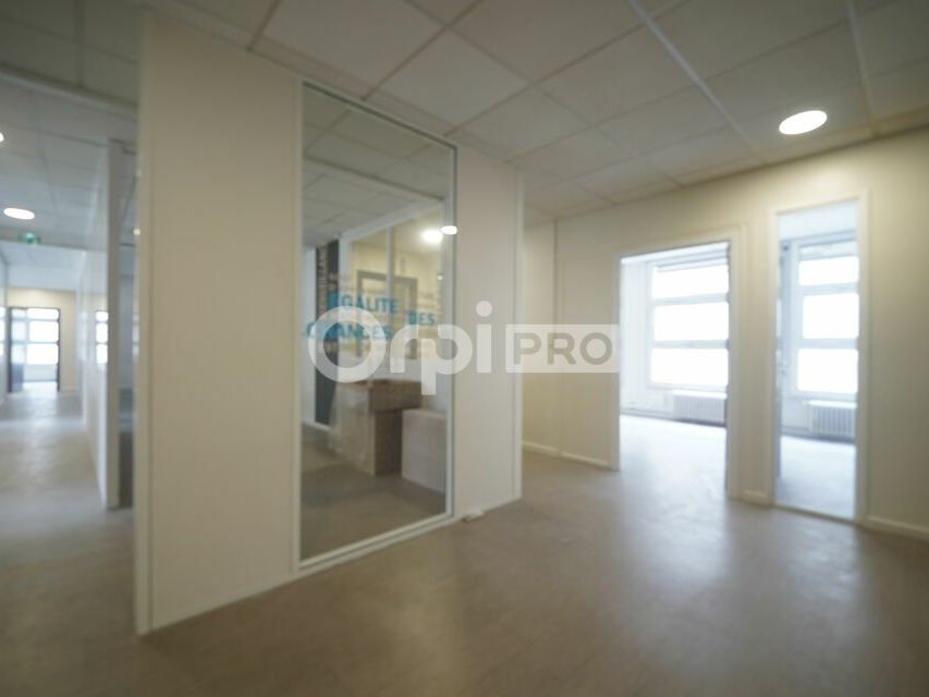 BUREAUX A LOUER - 250 m² - LYON3