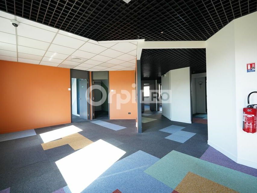Location bureaux 325 m² non divisibles