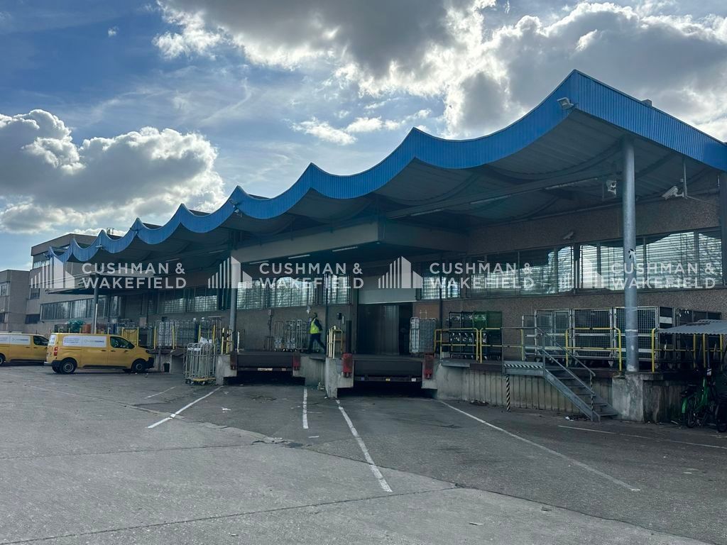 Vente activités 3320 m² non divisibles