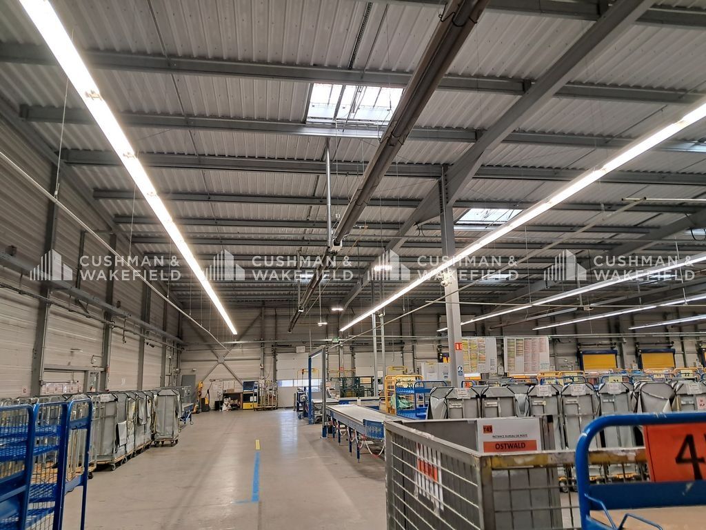 Location activités 6163 m² non divisibles