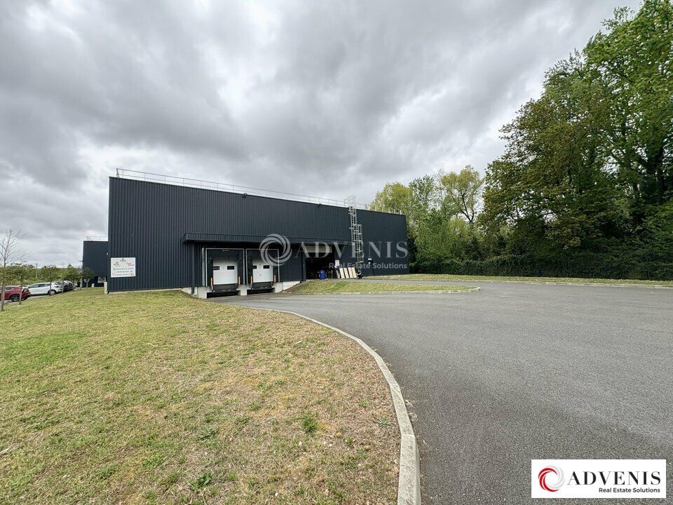 Location local d''activites 3498 m² non divisibles