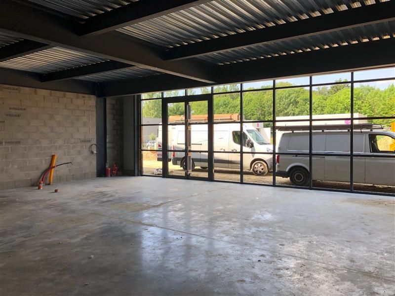 Vente local d''activites 1657 m² non divisibles