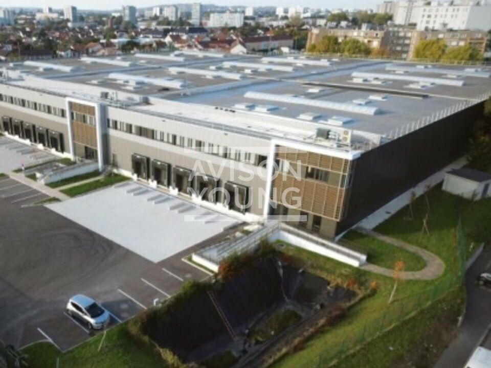 Location local d''activites 2794 m² non divisibles