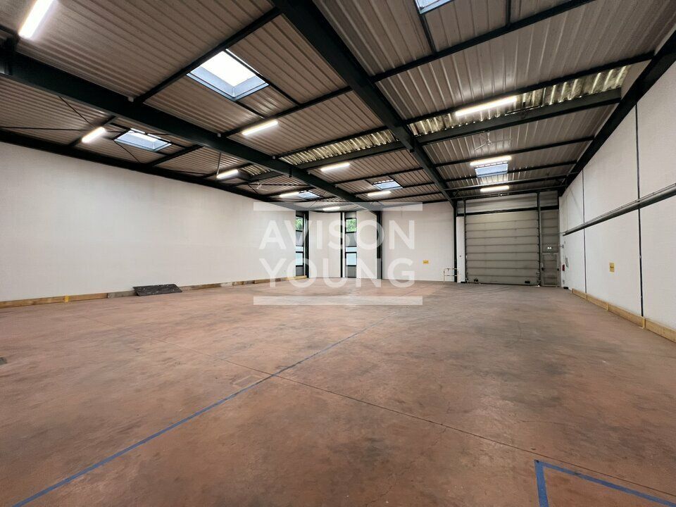 Location local d''activites 734 m² non divisibles