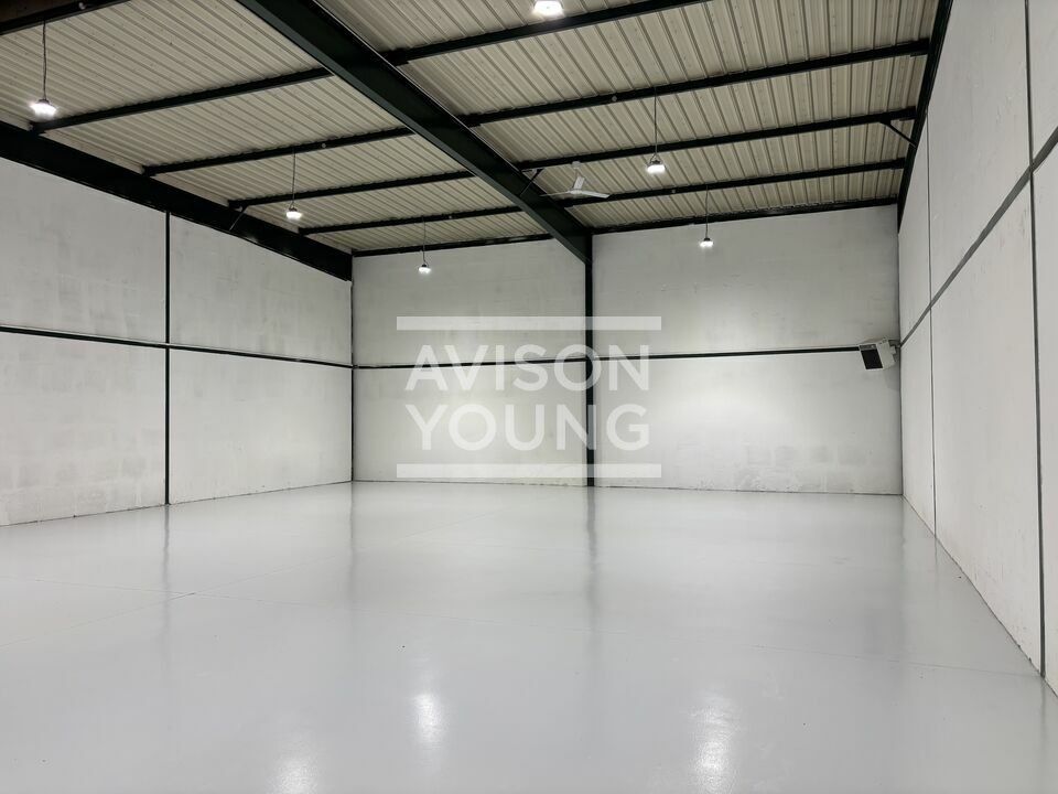 Location local d''activites 369 m² non divisibles
