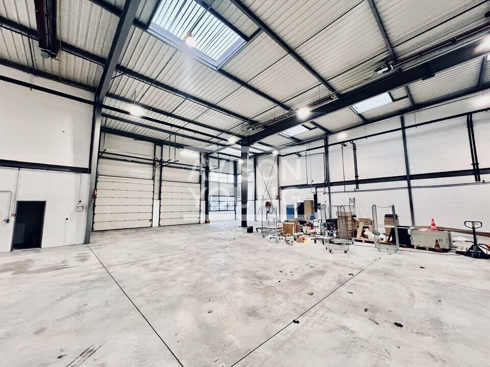 Location local d''activites 1134 m² non divisibles