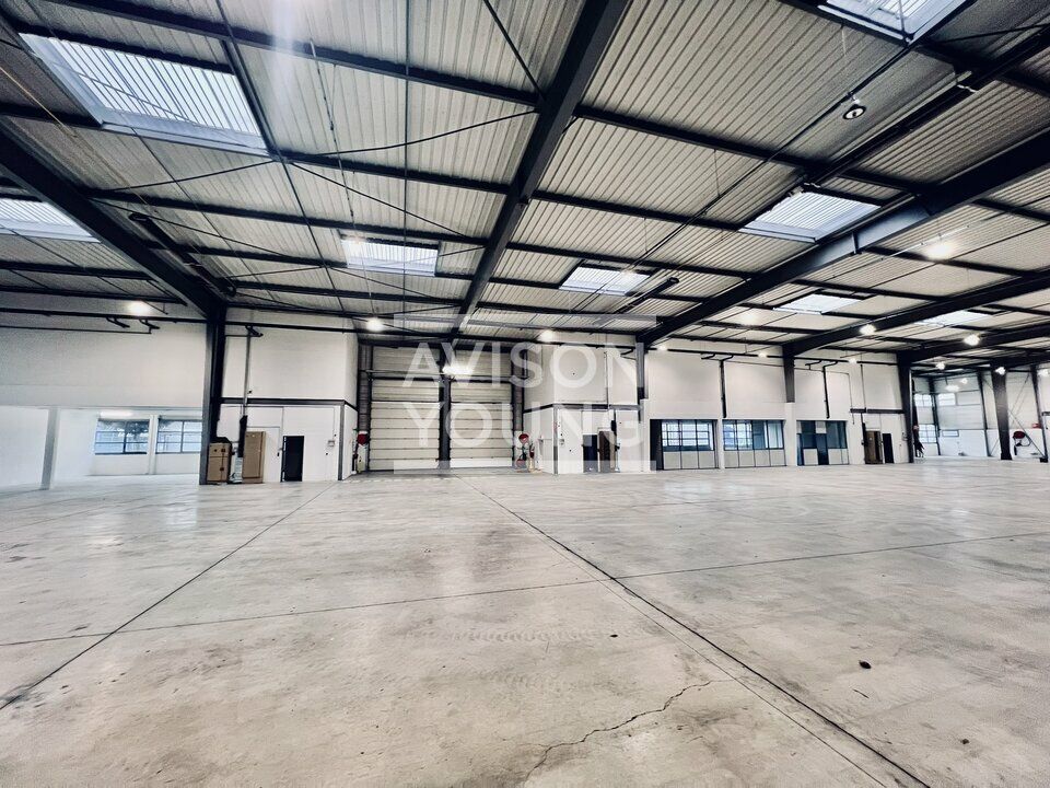 Location local d''activites 1887 m² non divisibles