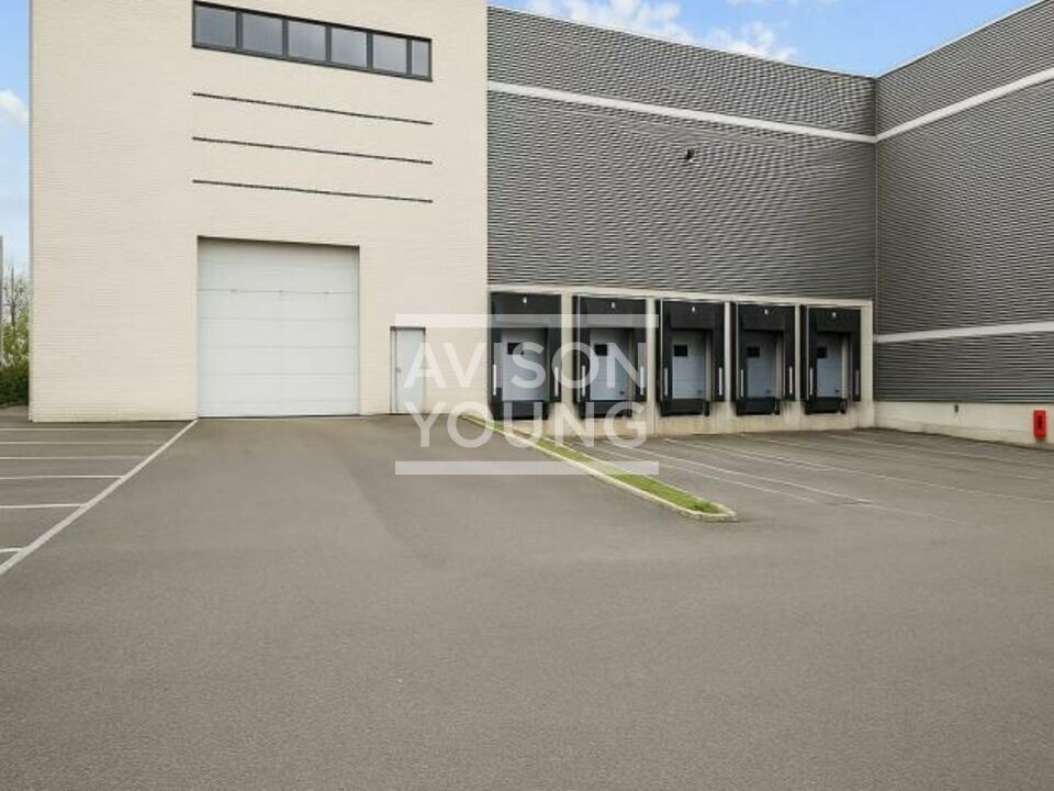 Location local d''activites 7096 m² non divisibles