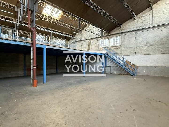 Location local d''activites 250 m² non divisibles