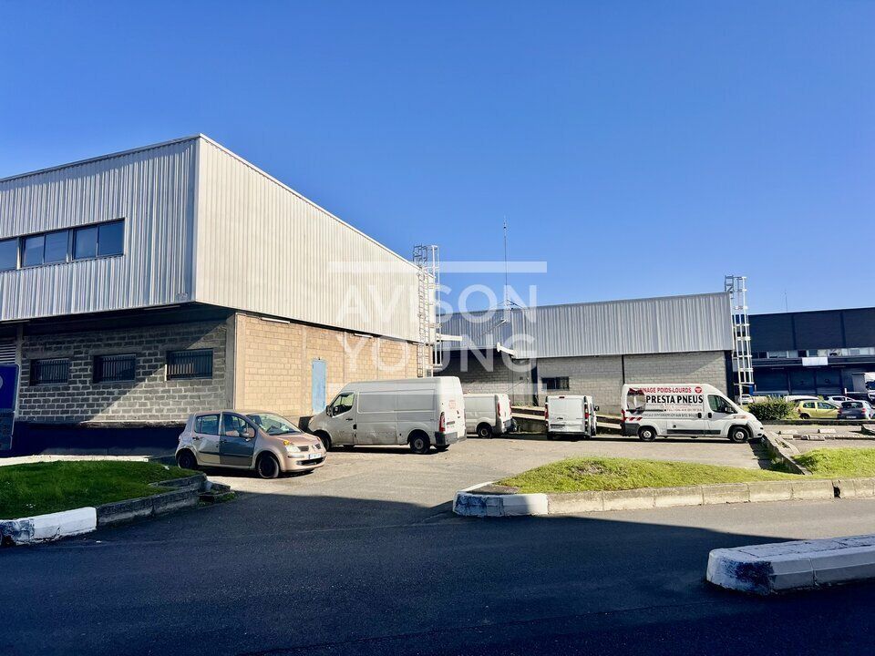 Location local d''activites 641 m² non divisibles