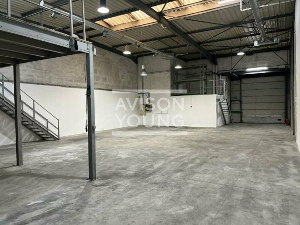 Location local d''activites 356 m² non divisibles