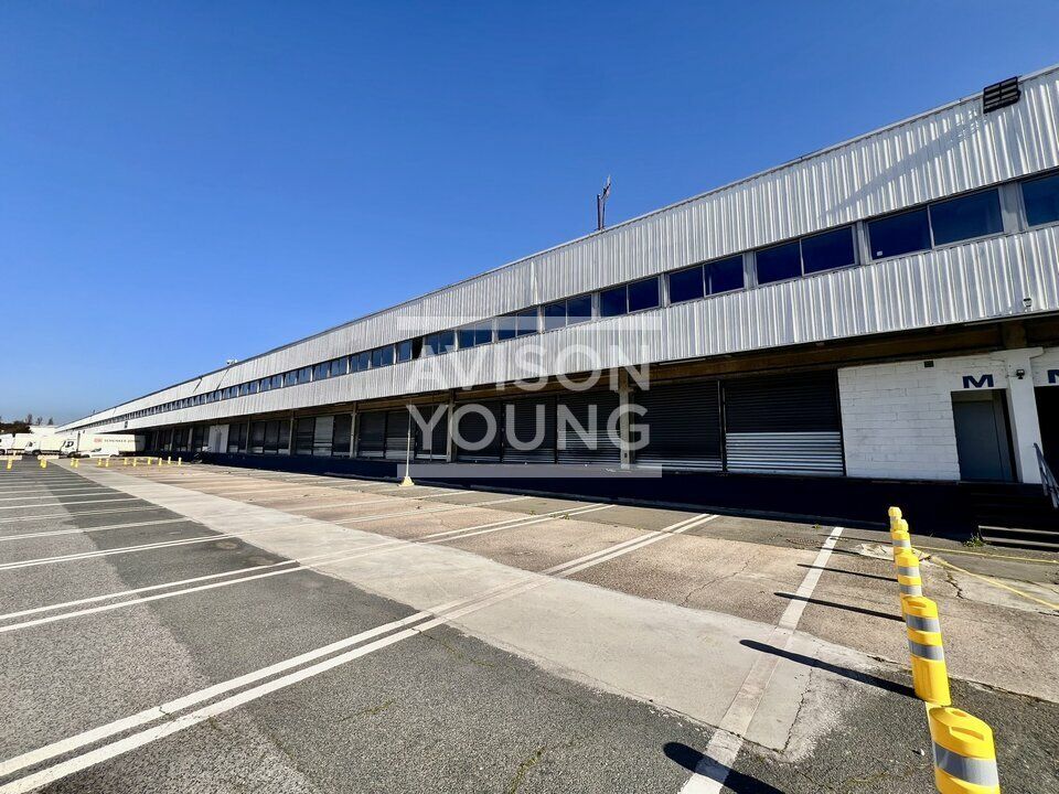 Location local d''activites 2306 m² non divisibles