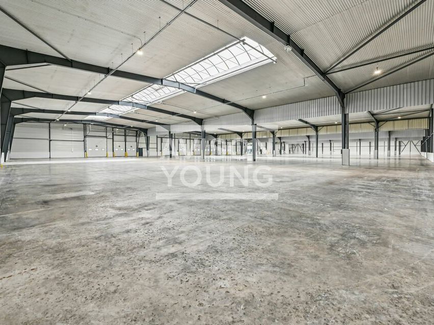 Location local d''activites 6972 m² non divisibles