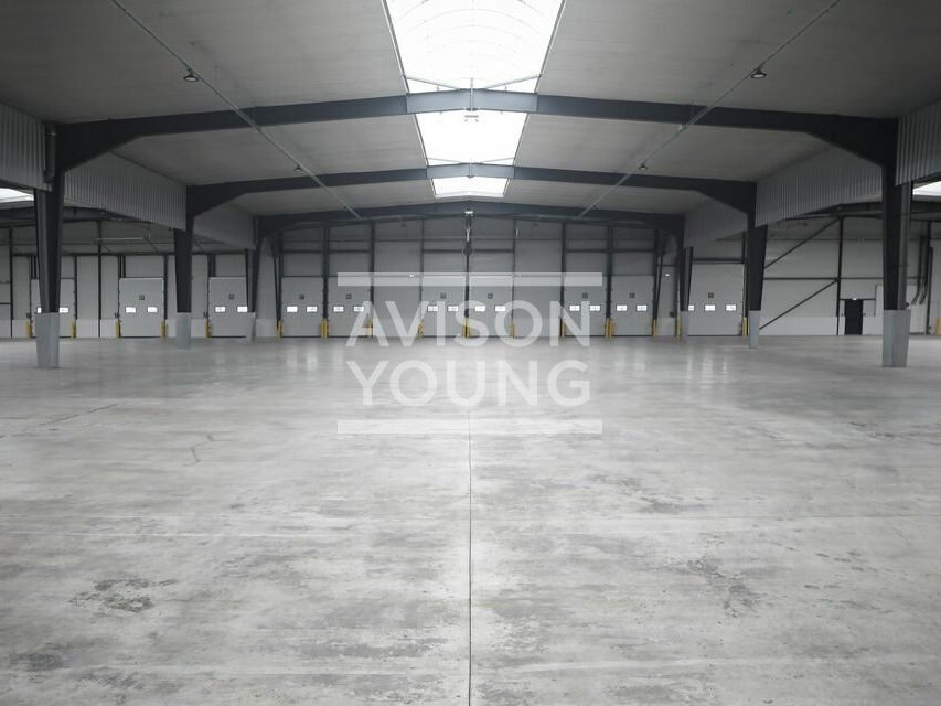 Bâtiment indépendant avec stockage extérieur à la location - Goussainville