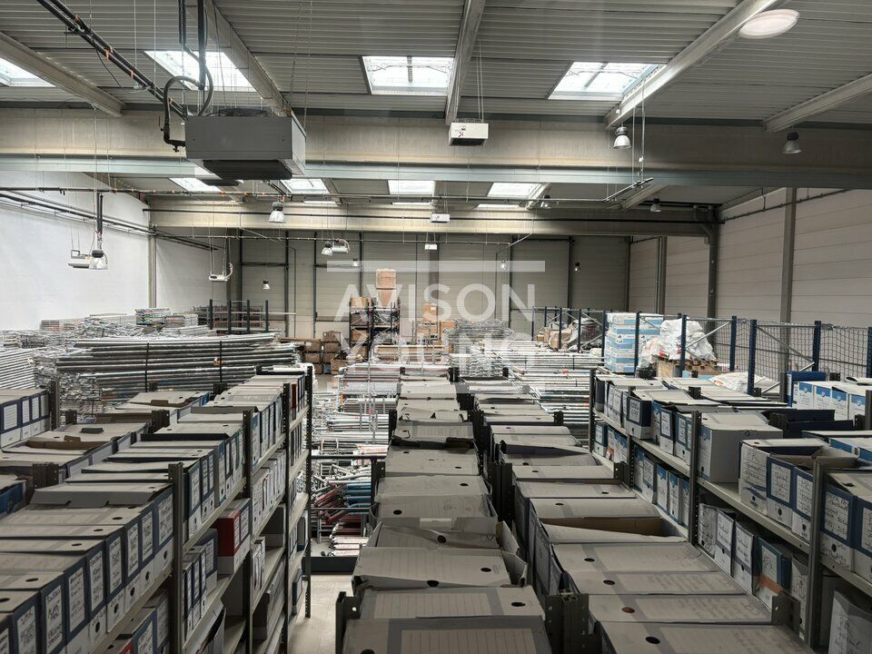 Location local d''activites 2179 m² non divisibles