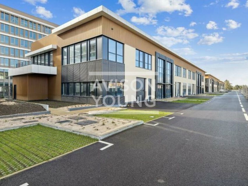 Location local d''activites 518 m² non divisibles