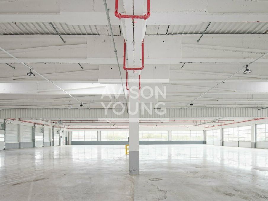Location local d''activites 800 m² non divisibles