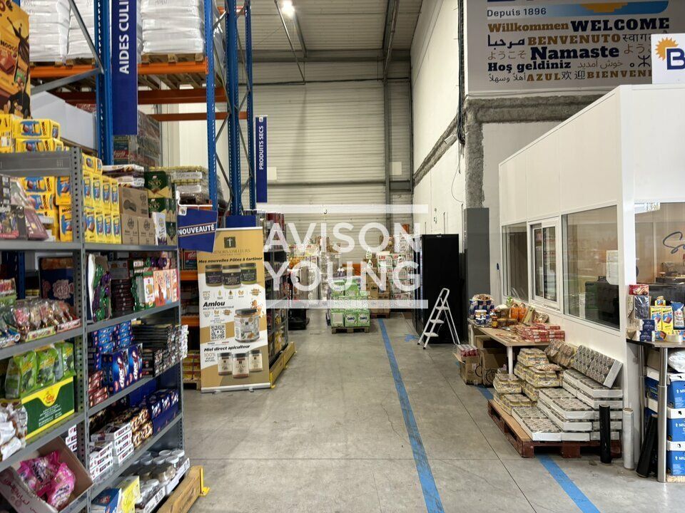 Location local d''activites 2244 m² non divisibles