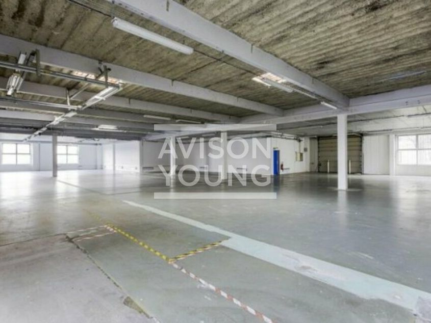 Location local d''activites 807 m² non divisibles