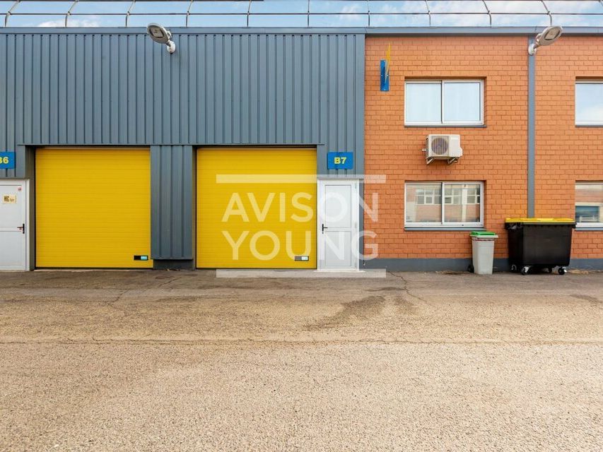 Location local d''activites 340 m² non divisibles