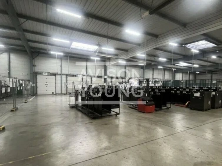 Location local d''activites 2800 m² non divisibles