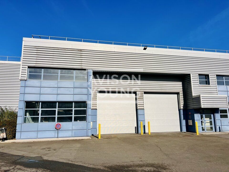 A louer local d'activités rénové d'une superficie de 531 m² - LA COURNEUVE (93)