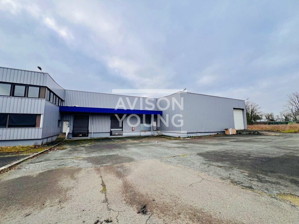 Location local d''activites 2280 m² non divisibles