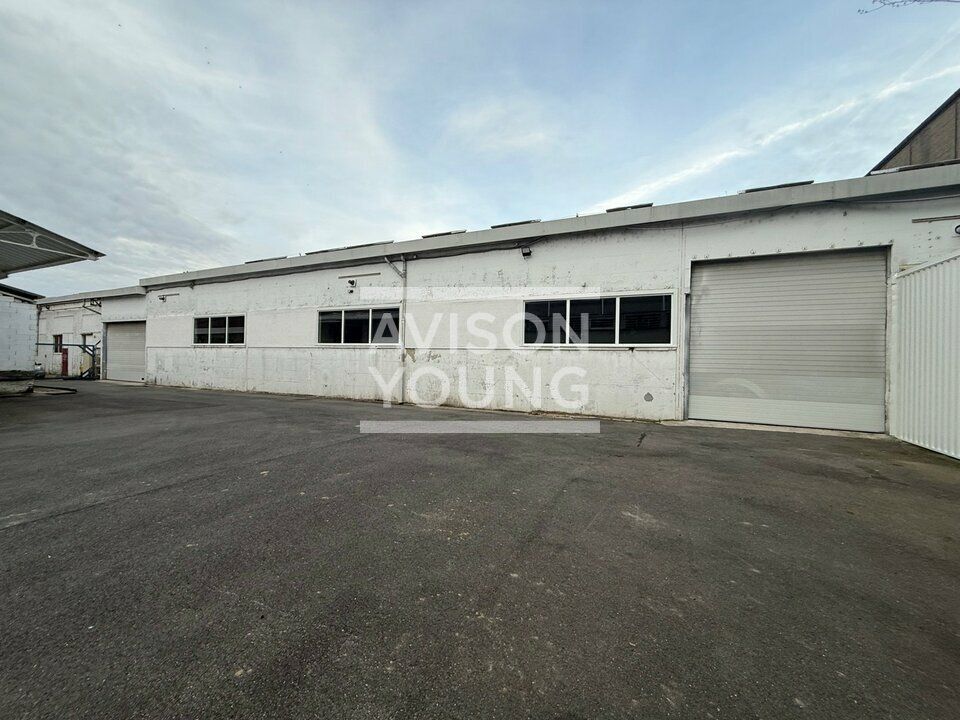 Location local d''activites 885 m² non divisibles