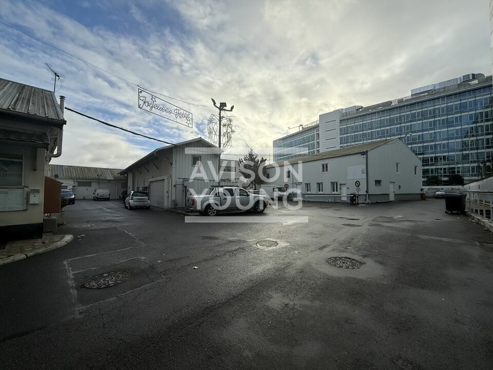 Location local d''activites 640 m² non divisibles