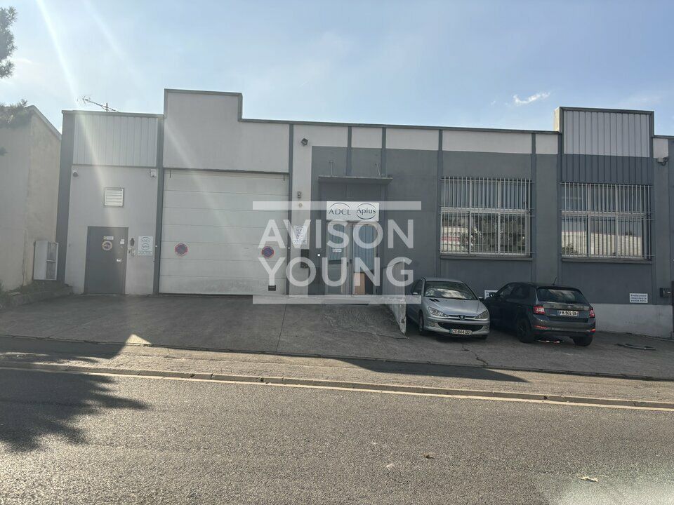 Montreuil (93100) – Local d'activités avec bureaux à louer – 871 m²