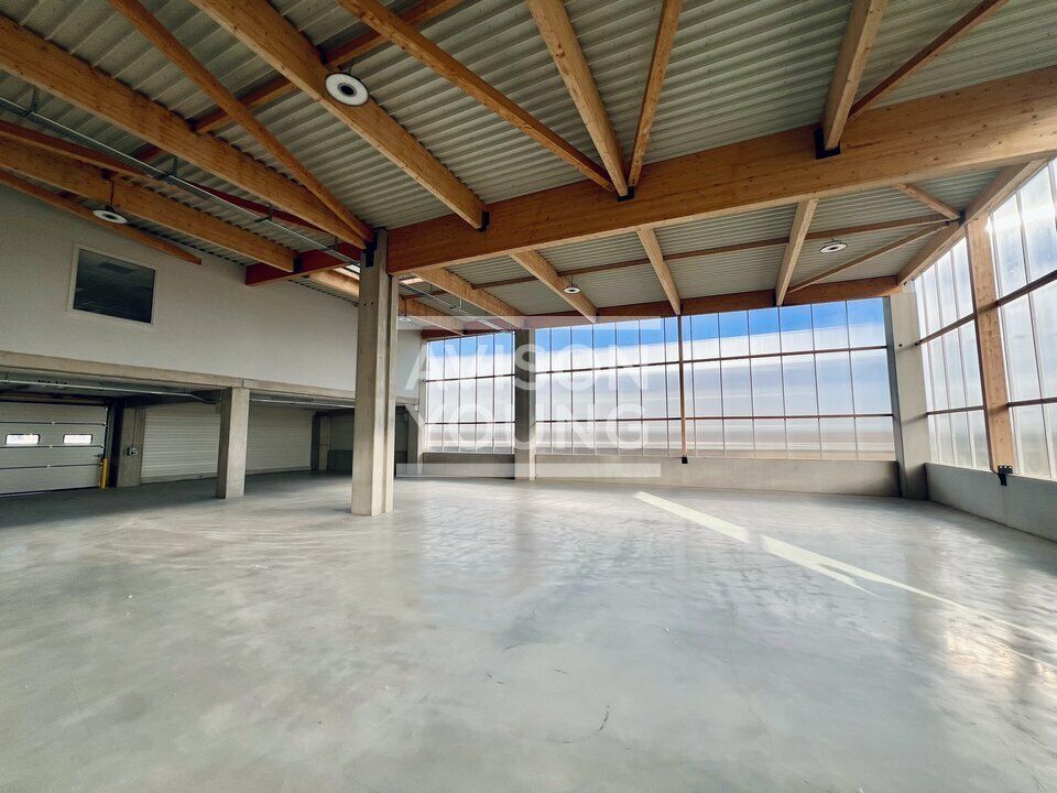 Location local d''activites 800 m² non divisibles