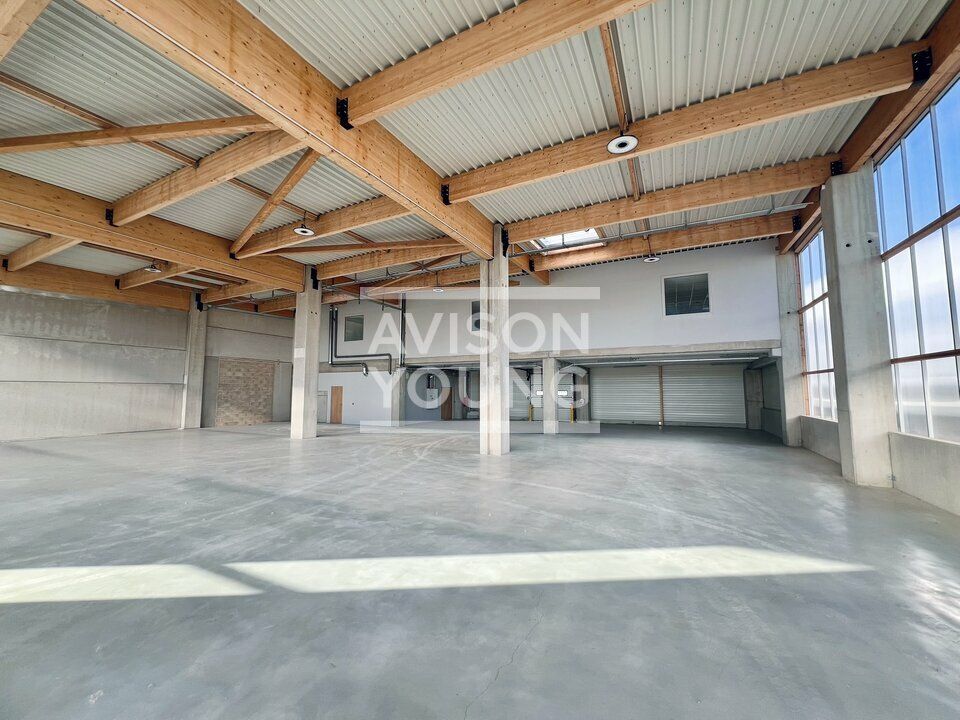 Location local d''activites 656 m² non divisibles