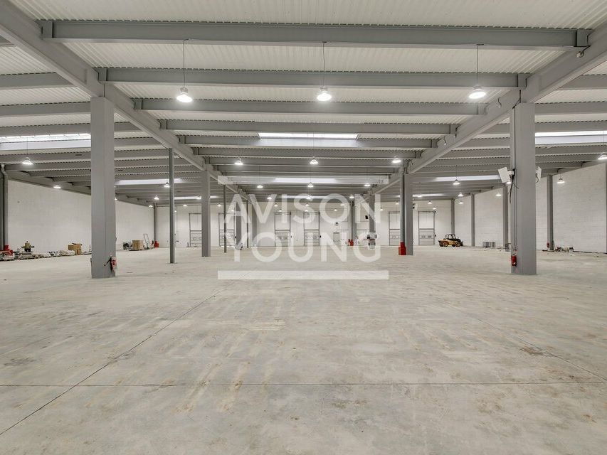 Location local d''activites 1490 m² non divisibles