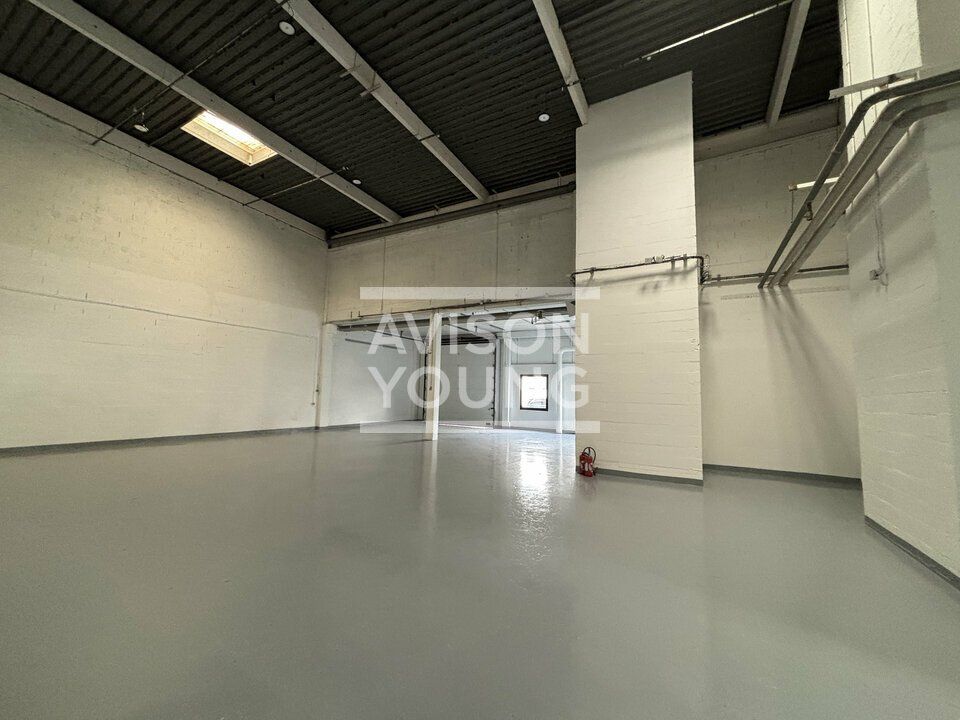 Location local d''activites 1177 m² non divisibles