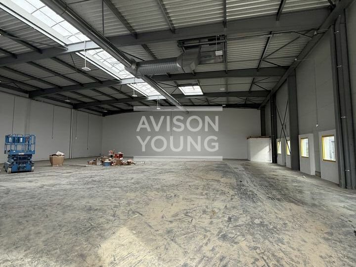 Locaux d'activités avec bureaux d'accompagnement neufs à louer – Le Mesnil‑Amelot (77)