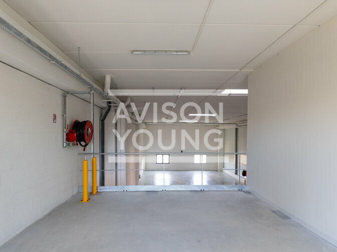 Location local d''activites 778.59 m² non divisibles