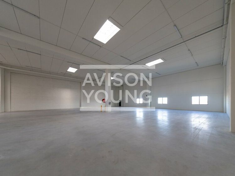 Location local d''activites 918.42 m² non divisibles