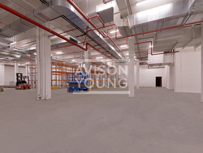Location local d''activites 2915 m² non divisibles