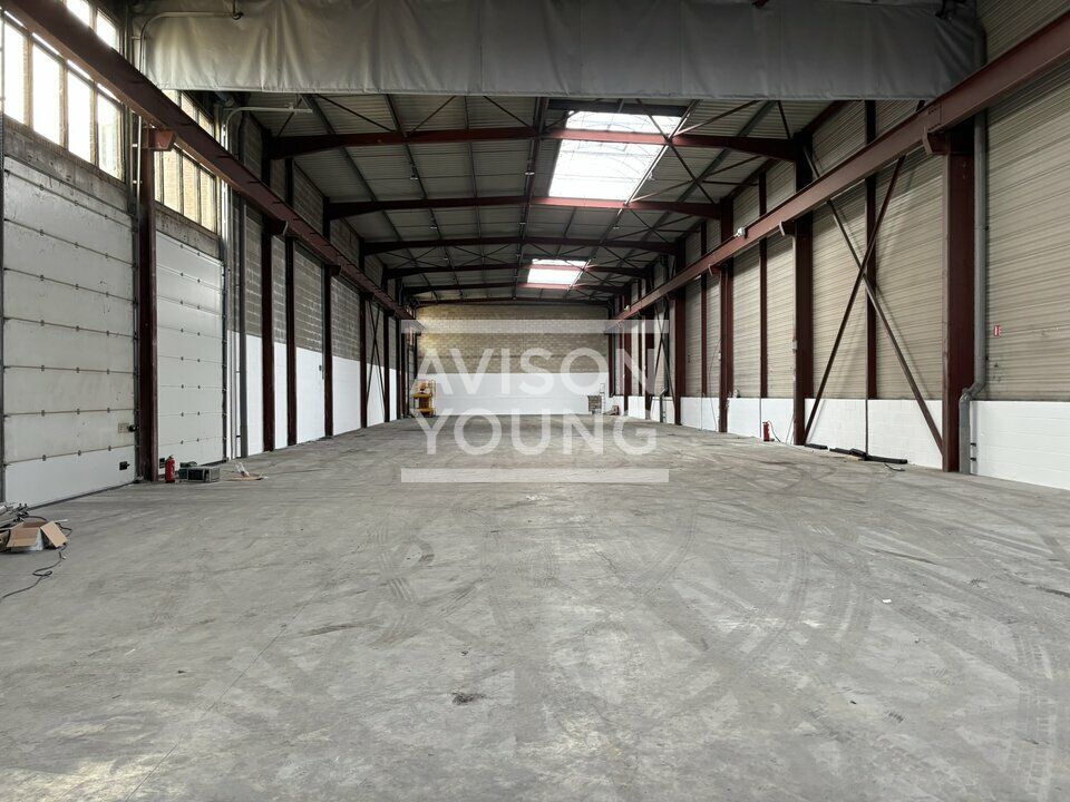 Location local d''activites 1293 m² non divisibles