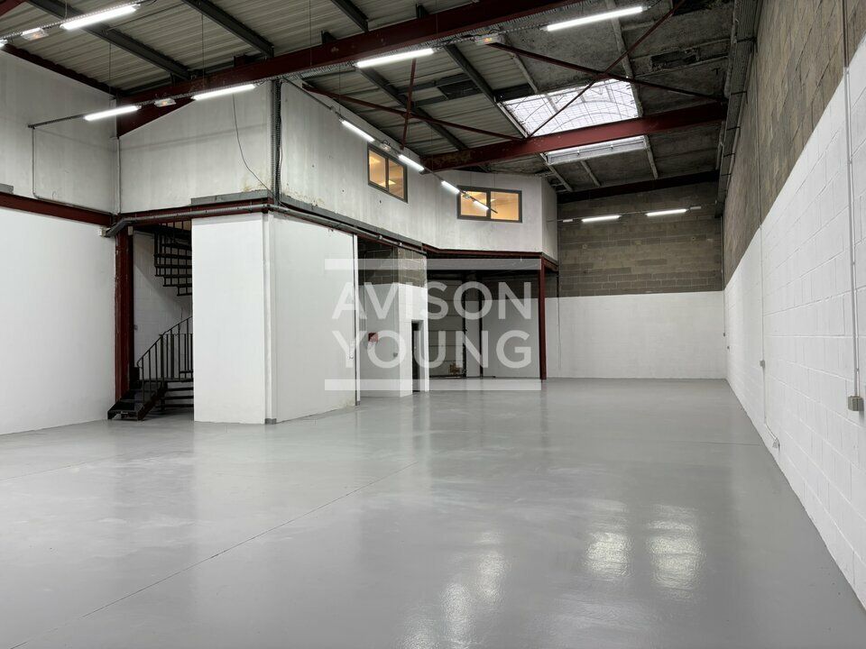 Location local d''activites 557 m² non divisibles