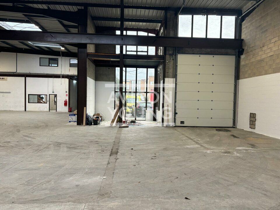 Location local d''activites 356 m² non divisibles