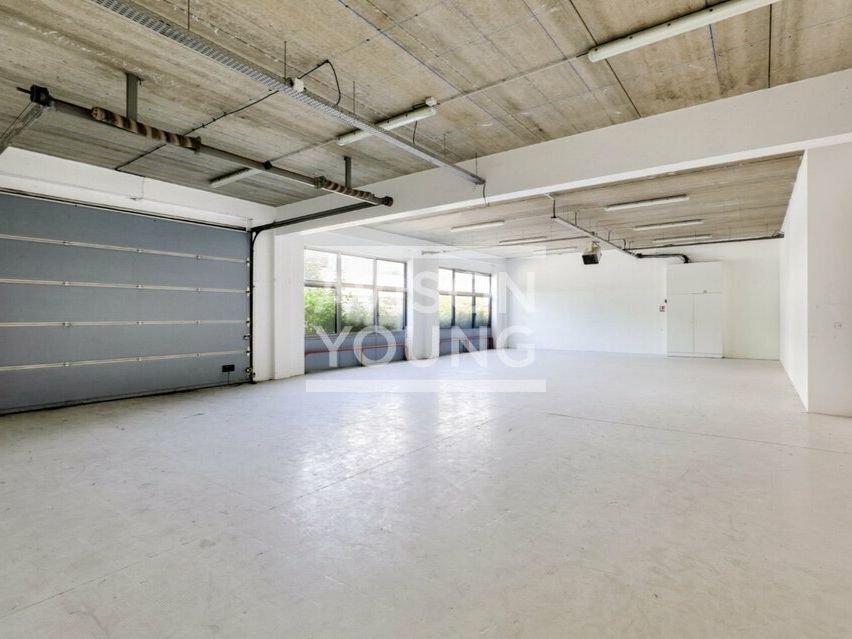 Location local d''activites 212 m² non divisibles