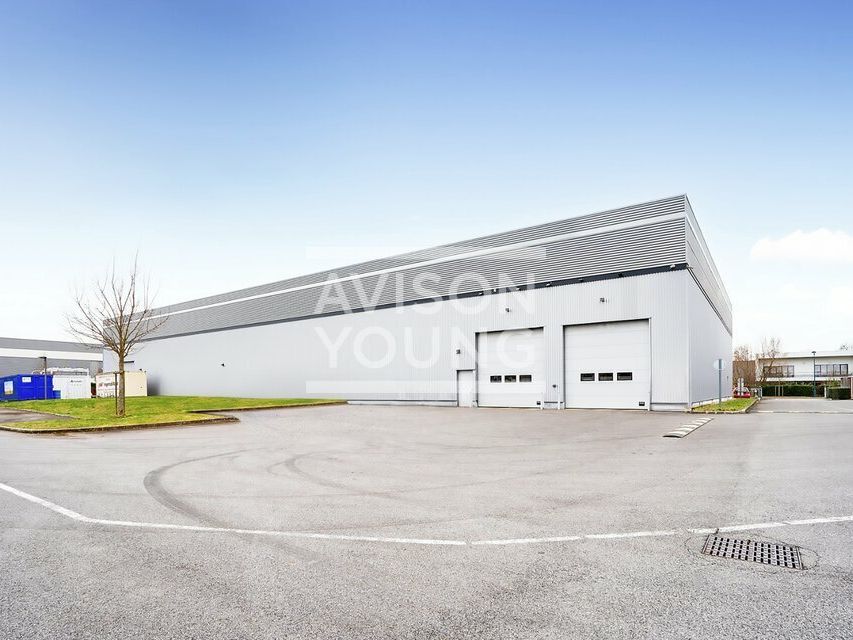 Location local d''activites 3300 m² non divisibles