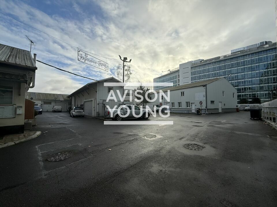 Location local d''activites 385 m² non divisibles