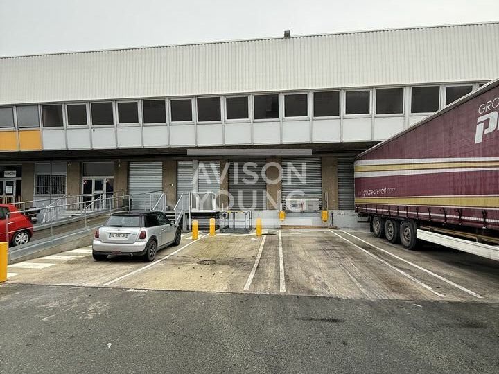 Location local d''activites 3272 m² non divisibles