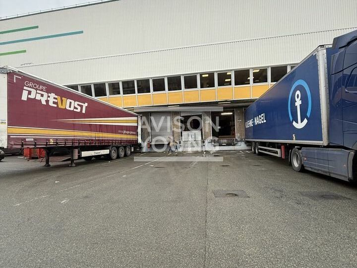 Location local d''activites 4092 m² non divisibles