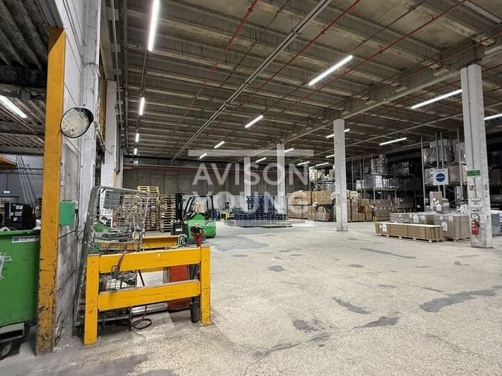 A louer local d'activités / entrepots d'une superficie de 4092 m² ZAC de la Garenne - Rosny sous bois (93)