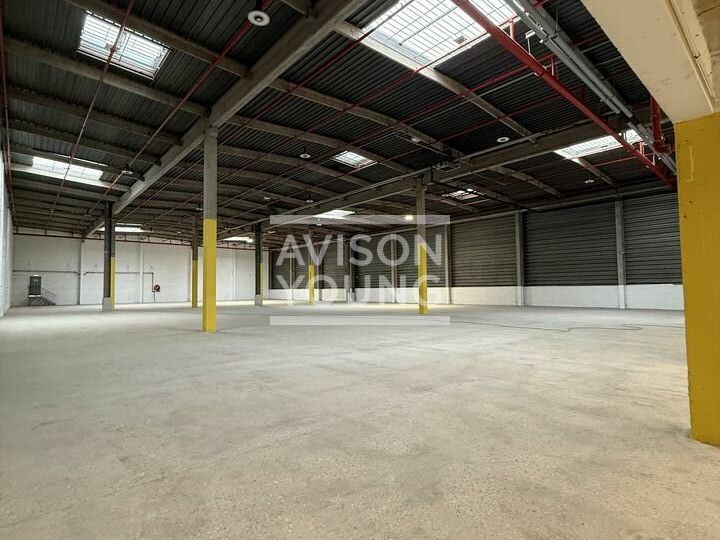 Location local d''activites 2098 m² non divisibles