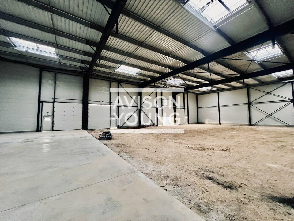 A louer local d'activités neuf d'une superficie de 405 m² - LOUVRES (95)