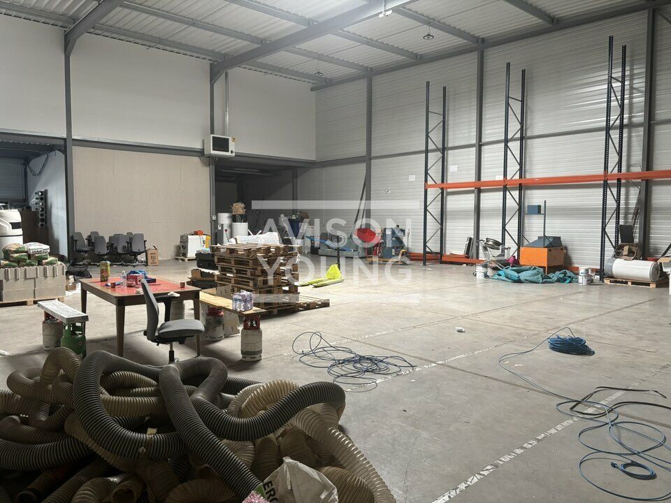 Location local d''activites 260 m² non divisibles